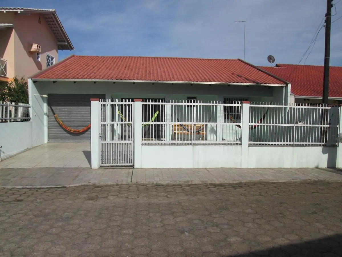 Alugo Esta Linda E Bem Equipada Casa Em Penha Sc Perto Do Beto Carrero E Da Praia